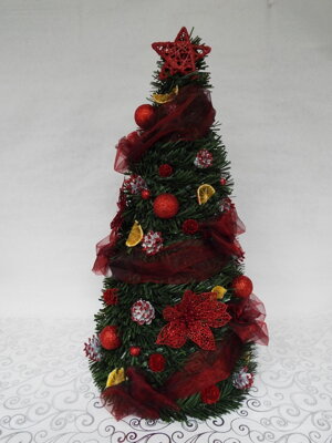 Vianočný stromček zdobený 60cm červený