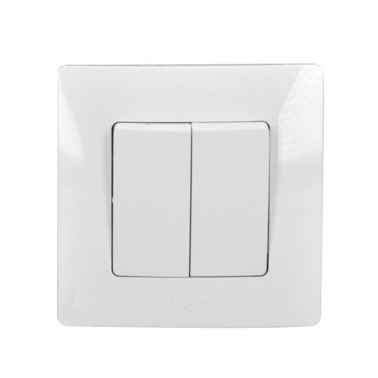 Solight vypínač Legrand Niloé č.5, sériový - lustrový, biely, vrátane rámčeku Solight vypínač Legrand Niloé č.5, sériový - lustrový, biely, vrátane rámčeku
