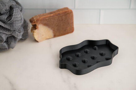 Mydelnička vrúbkovaná 7x12x1cm plastová mix biela/čierna