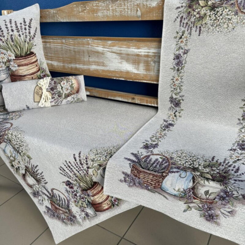 Obrus gobelínový celoročný Levandule a sedmokrásky, 40x100cm